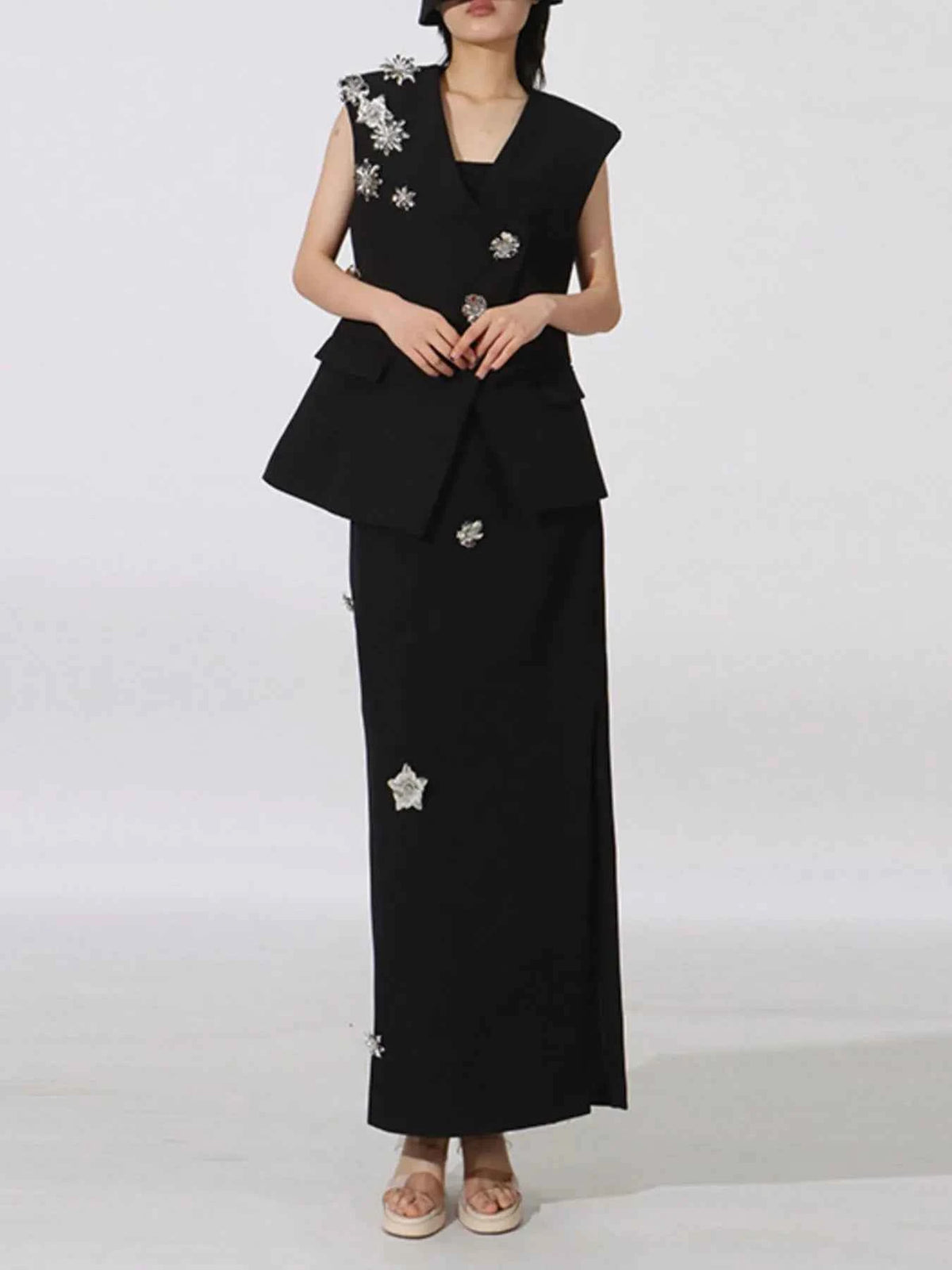 Stylish Flower Sleeveless Vest and Skirt Set for Effortless Elegance — view 1
