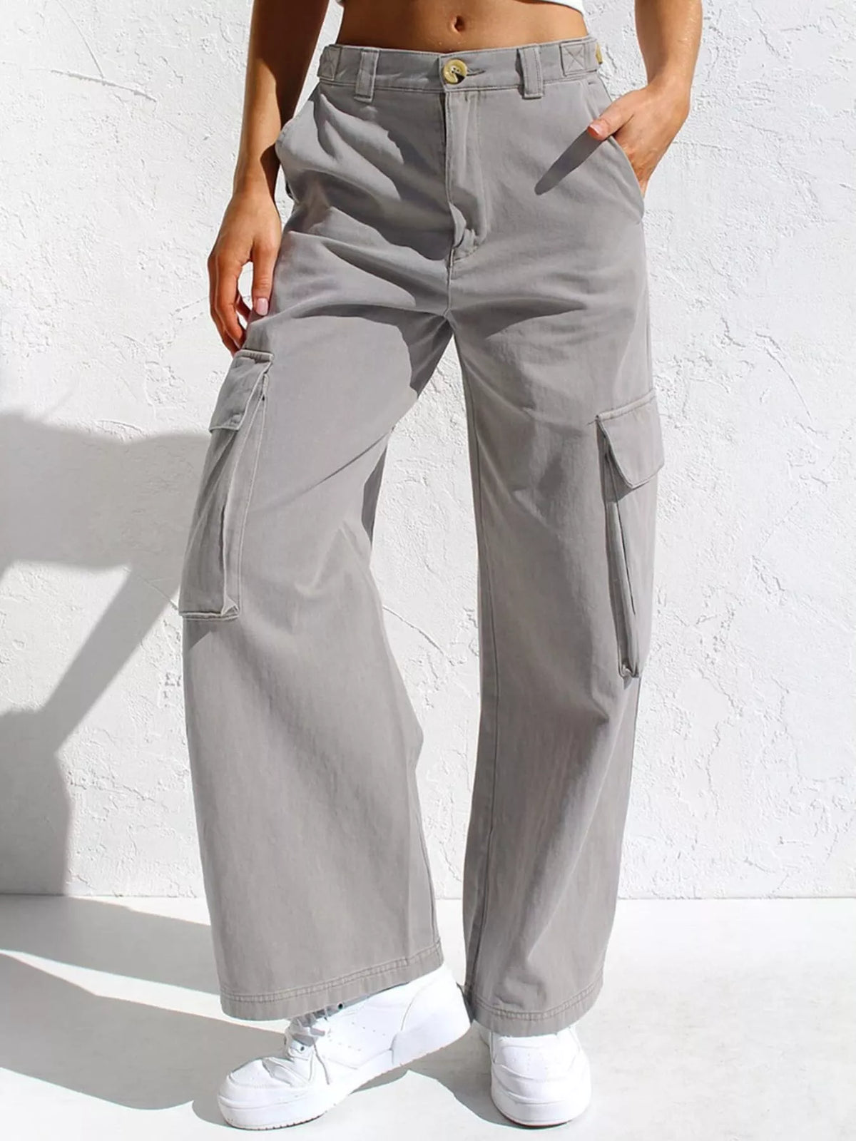 High-Waisted Wide Leg Cargo Jeans - Effortless Style & Comfort — view 19
