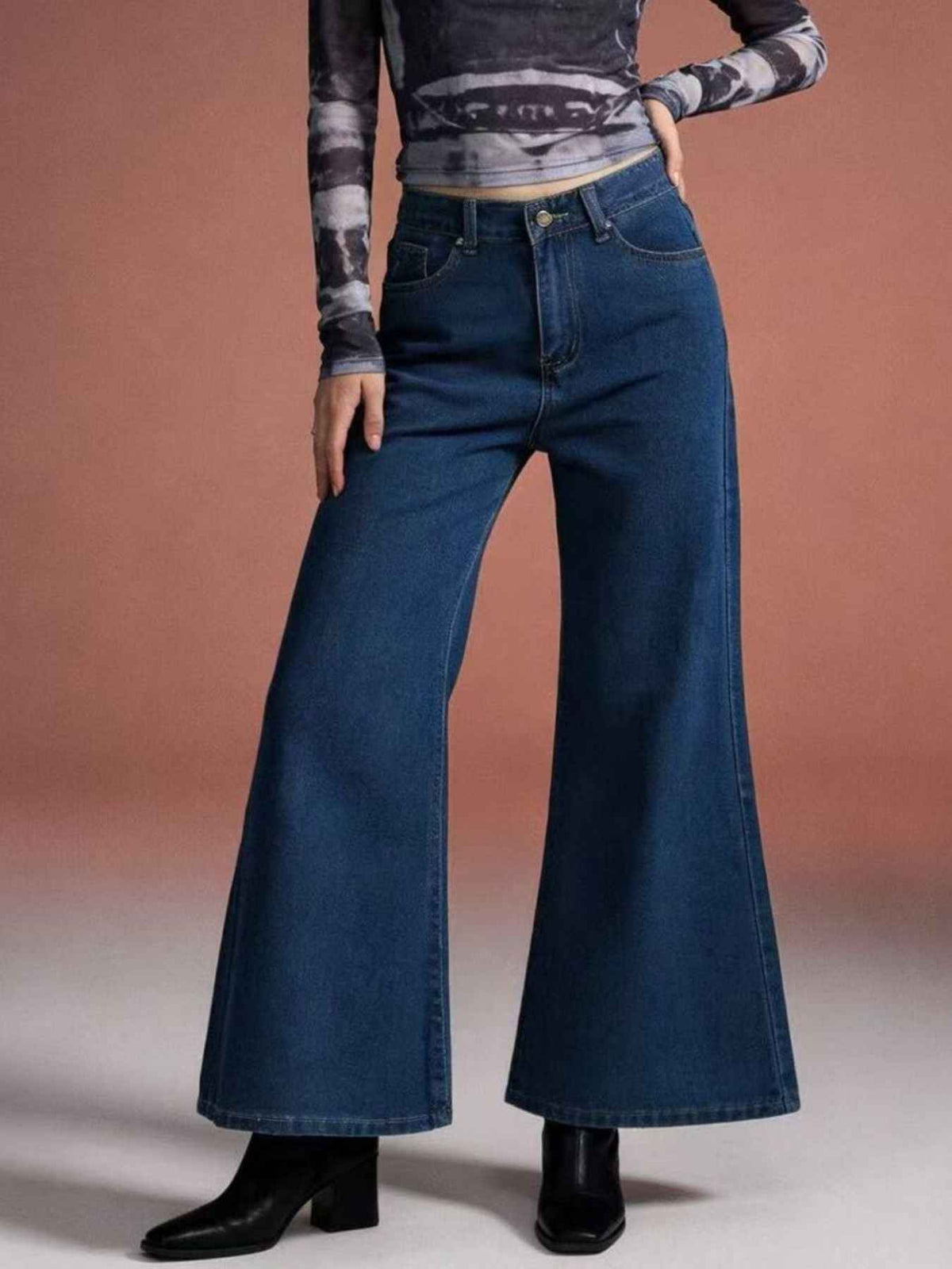 High-Waisted Flare Leg Jeans for Ultimate Comfort and Style — view 3
