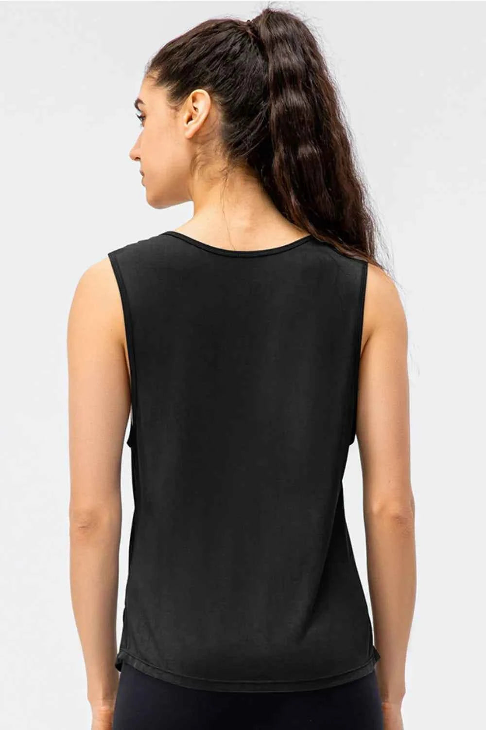 Cutout Reversible Active Tank: Versatile Comfort for Every Workout — view 5