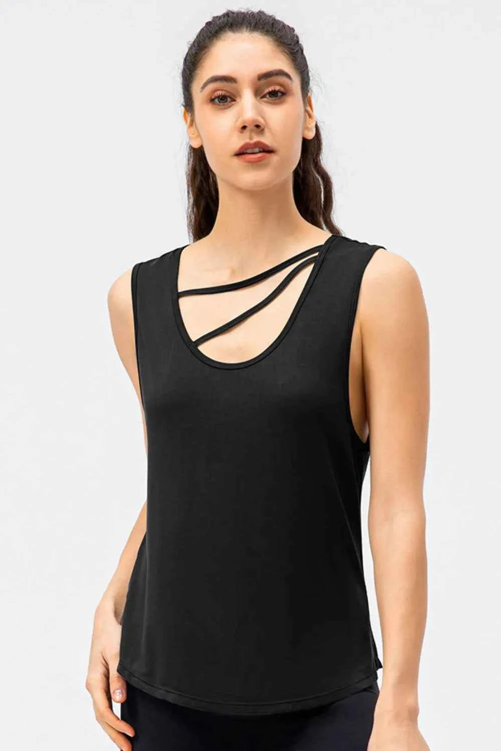 Cutout Reversible Active Tank: Versatile Comfort for Every Workout — view 4