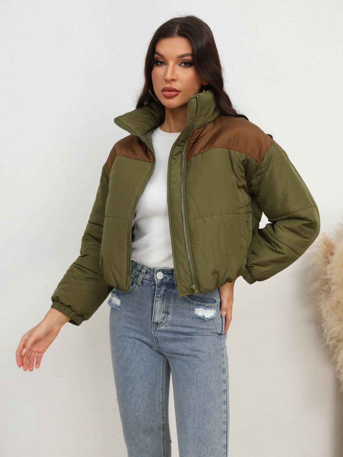 Two-Tone Zip-Up Puffer Jacket - Stay Warm and Stylish — view 3