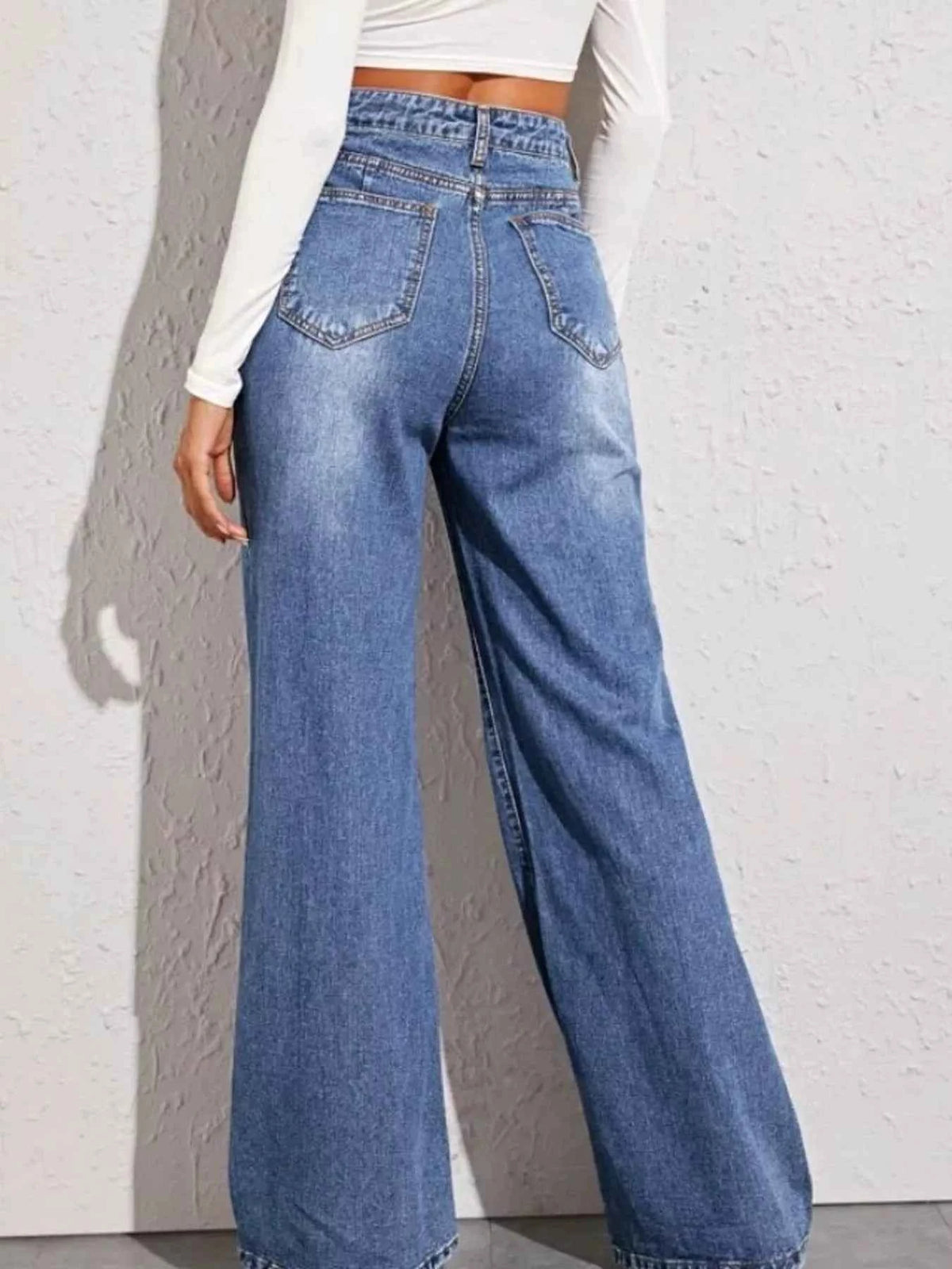 High-Waisted Wide Leg Jeans - Effortless Style & Comfort — view 4