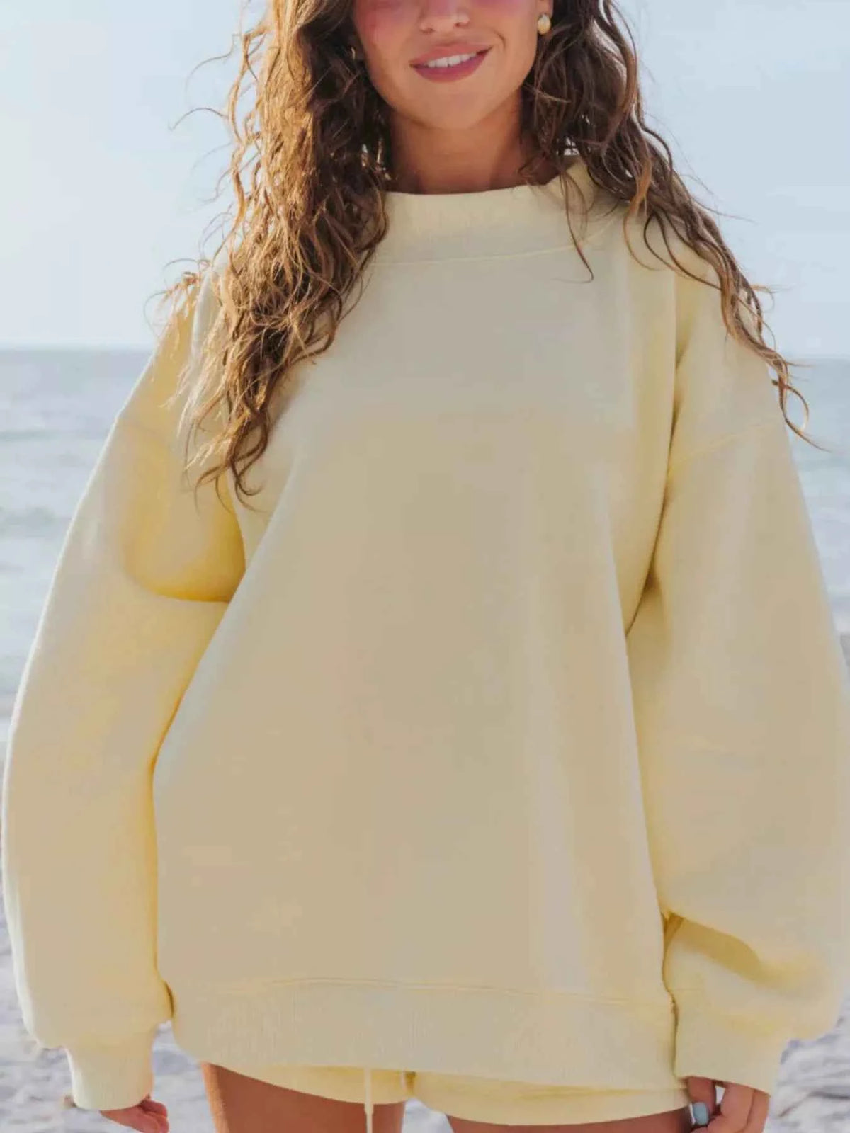 Relaxed Fit Round Neck Sweatshirt and Shorts Set for Ultimate Comfort — view 15