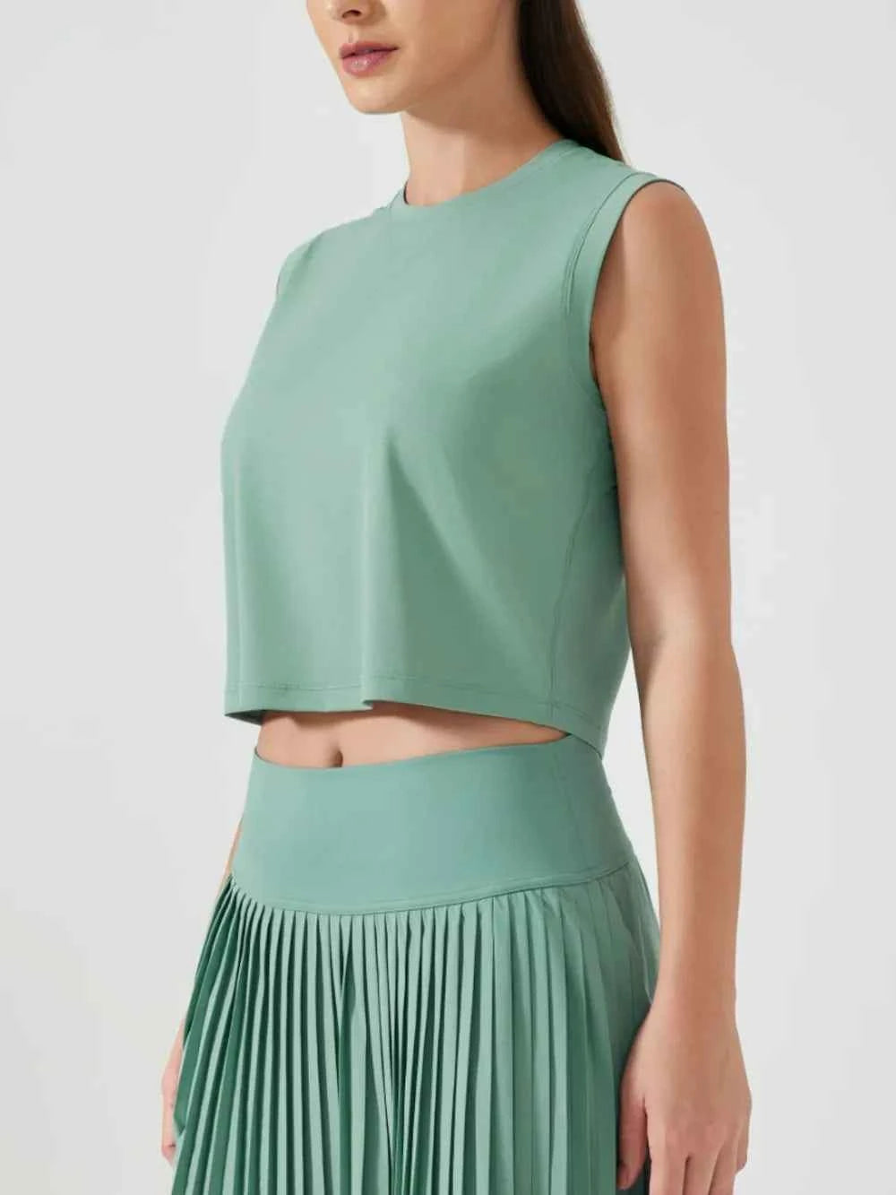 Round Neck Cropped Active Tank - Comfort Meets Style — view 8