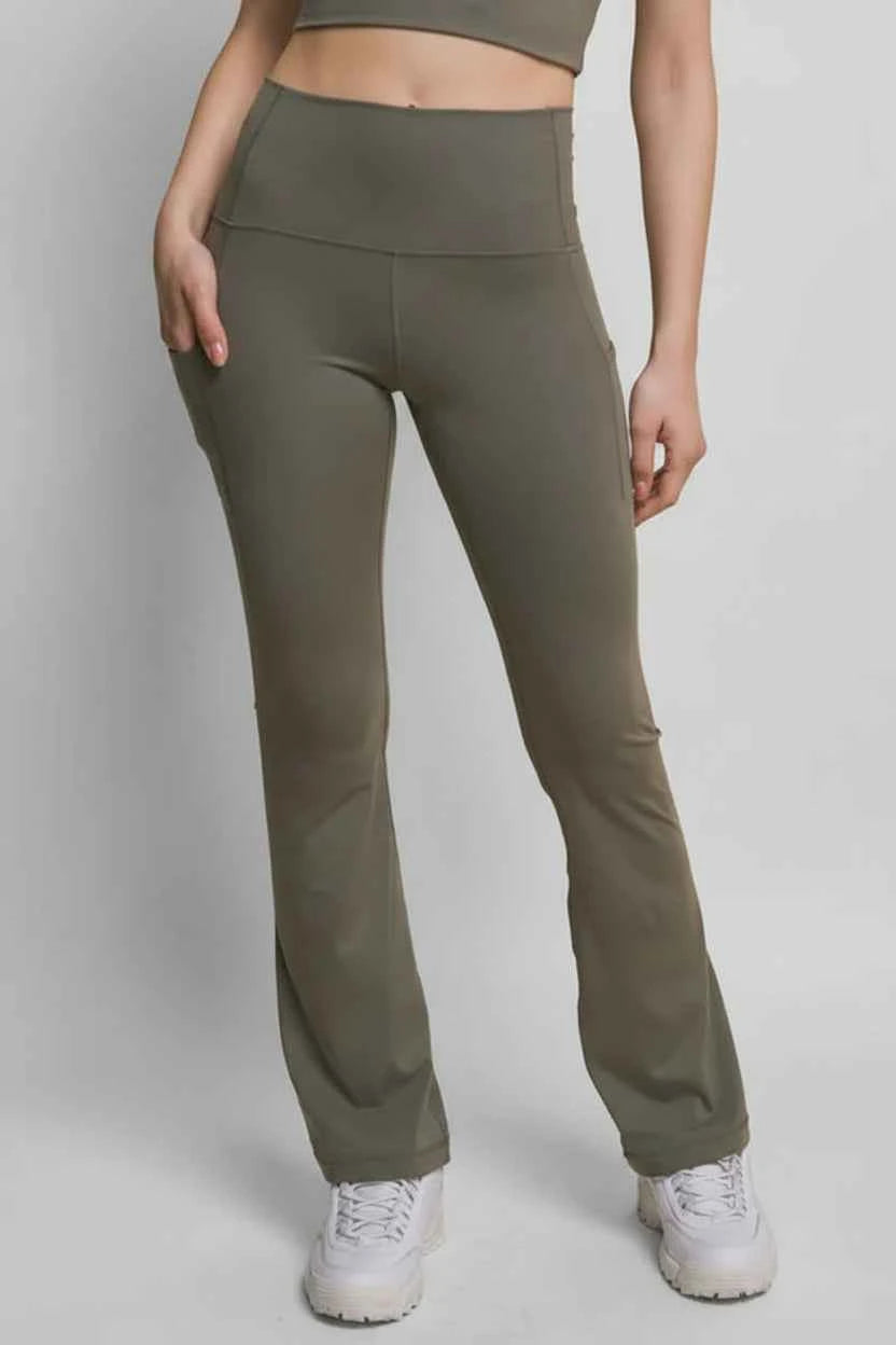 High Waist Flare Active Leggings with Side Pockets for Ultimate Style