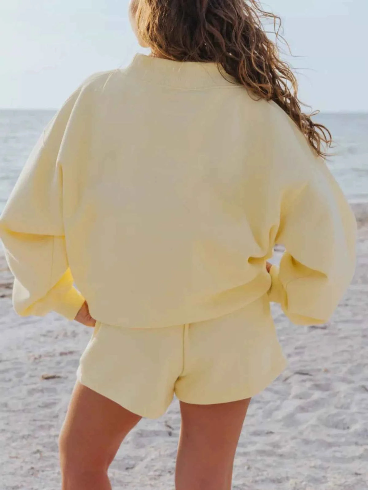 Relaxed Fit Round Neck Sweatshirt and Shorts Set for Ultimate Comfort — view 16