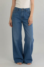 Wide Leg Washed Jeans - Effortless Style and Comfort — view 1