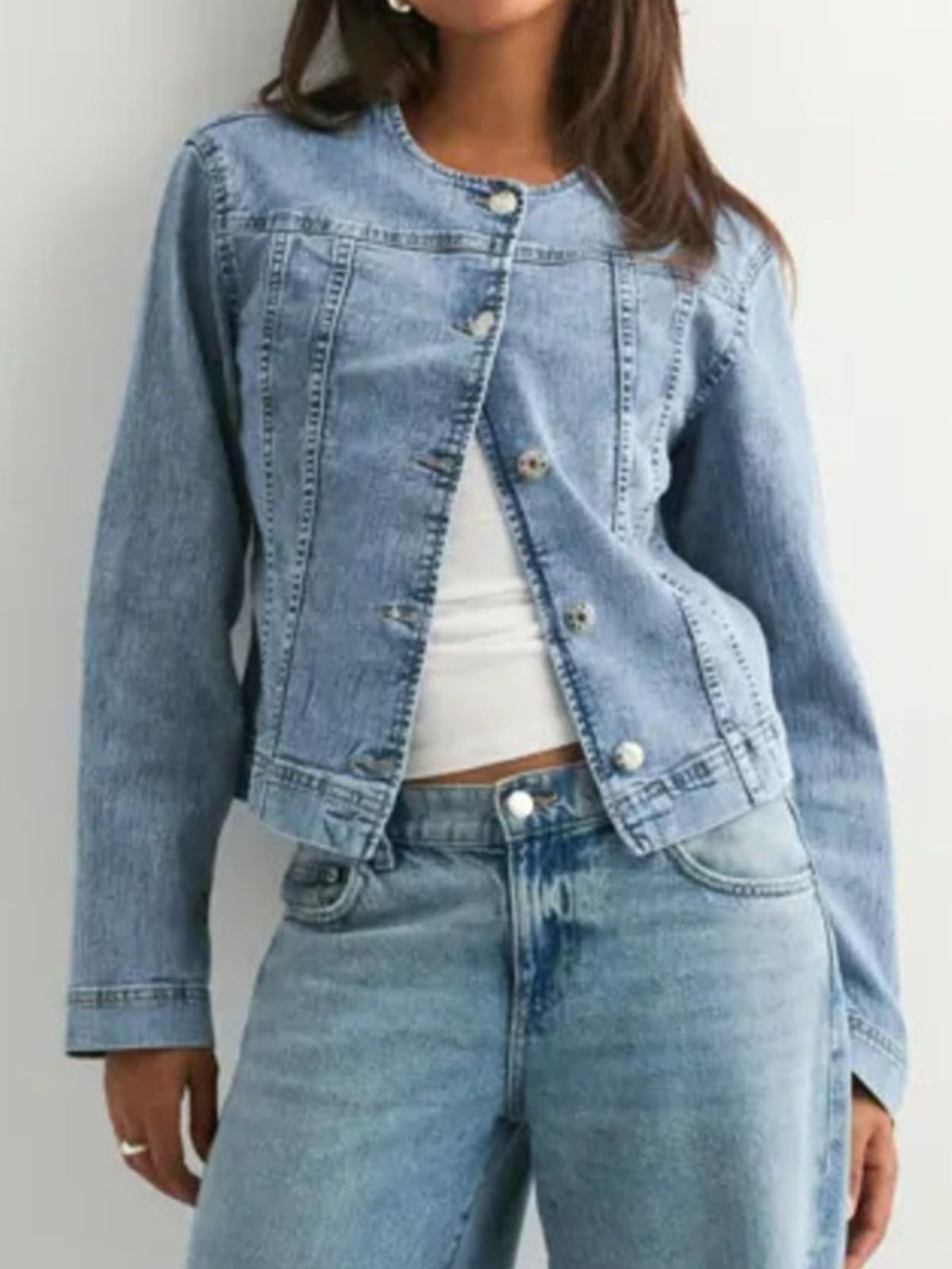 Classic Button-Down Denim Jacket - Timeless Style for Every Wardrobe — view 6